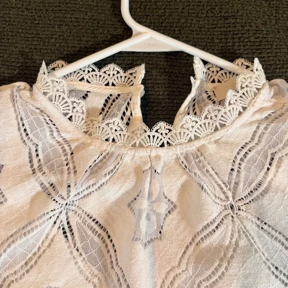 Petite Eyelet top - Picture 5 of 9